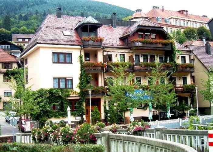 Hotel Restaurant Alte Linde Bad Wildbad Eksteriør billede