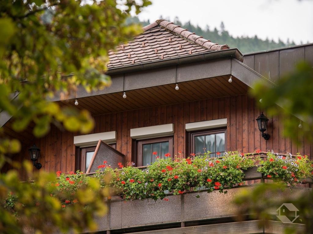 Hotel Restaurant Alte Linde Bad Wildbad Eksteriør billede