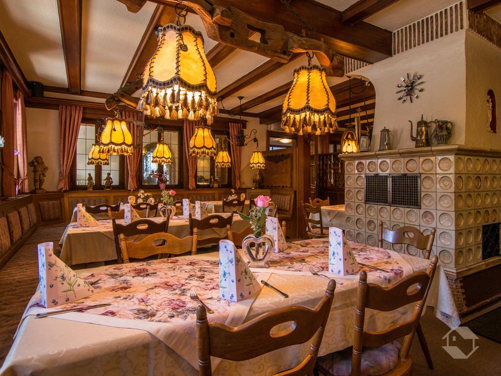 Hotel Restaurant Alte Linde Bad Wildbad Eksteriør billede