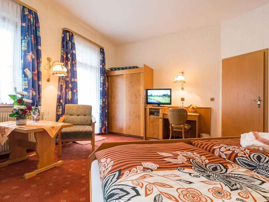 Hotel Restaurant Alte Linde Bad Wildbad Eksteriør billede