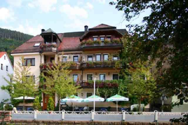 Hotel Restaurant Alte Linde Bad Wildbad Eksteriør billede